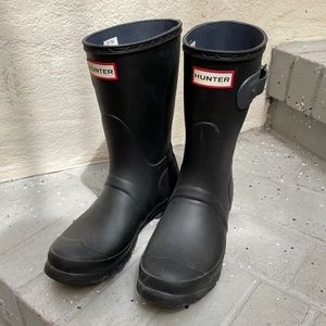 Hunter Original Short Rain Boot in Black Size 7